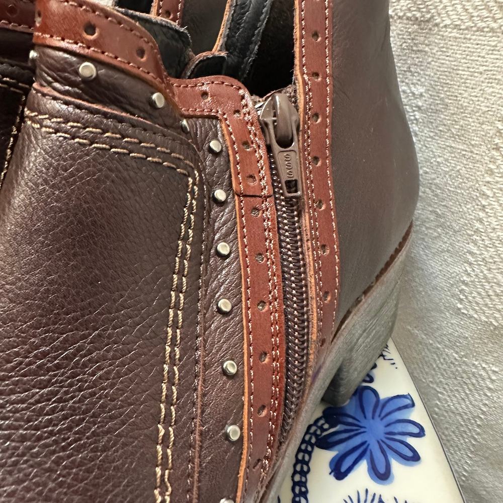 NAOT Meditate Brown Leather Ankle Bootie Studded Zipper Boho Womens Sz 38 7 - Picture 9 of 9